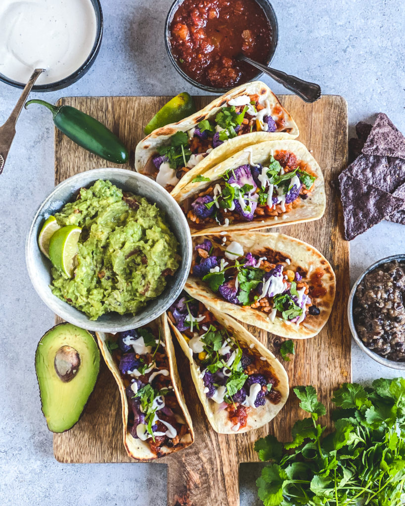 medarbejder Synes håndled Bløde Tacos med Mexicanske Krydrede Ris, Blomkål og Tilbehør -  Plantebaserede opskrifter af Johanne Mosgaard